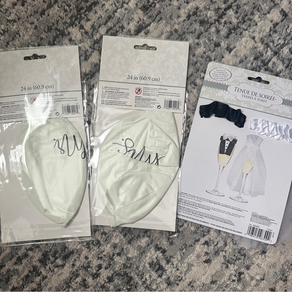 NWT “Mr. & Mrs.” Wedding Bridal Decor - Picture 2 of 4